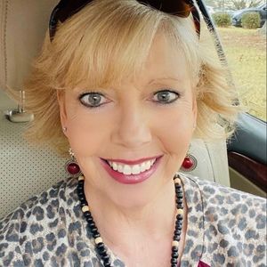 Meet your Posher, Denise